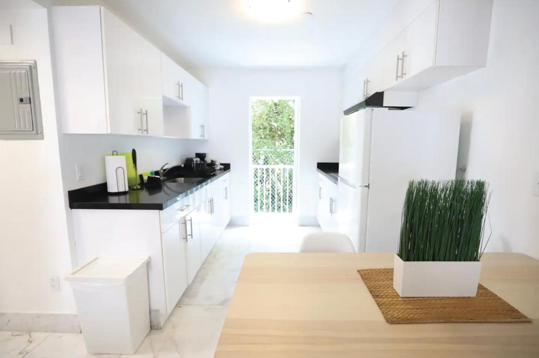 South Beach 2 Bedroom Family & Pet Friendly Apartment With Balcony & Free Parking Μαϊάμι Μπιτς Εξωτερικό φωτογραφία